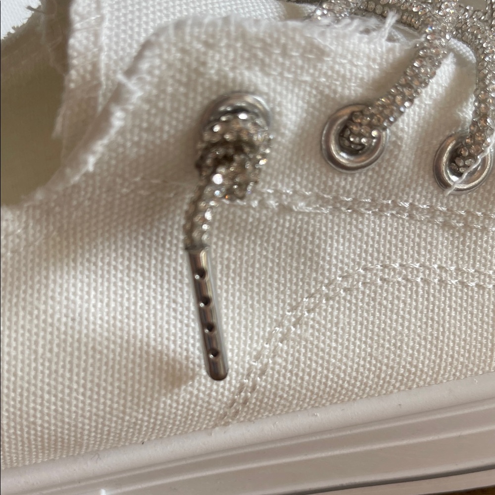 Very G White Women's Sneakers - Picture 6 of 6